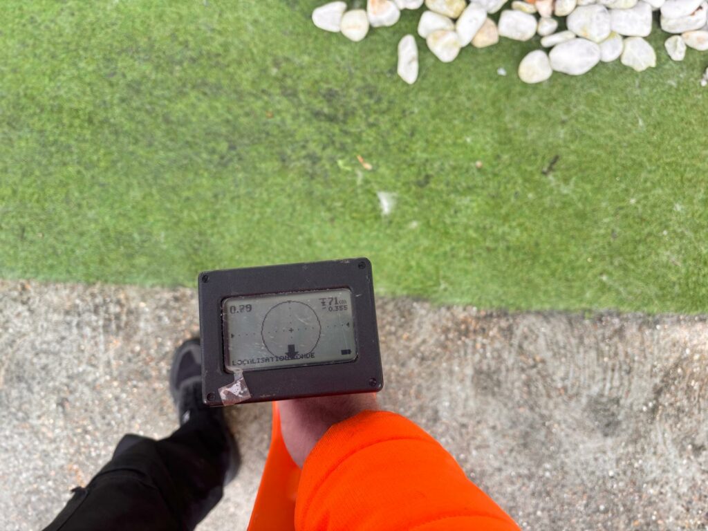 Localisation de la sonde sous le béton par fréquencemètre à Saint-Médard-en-Jalles