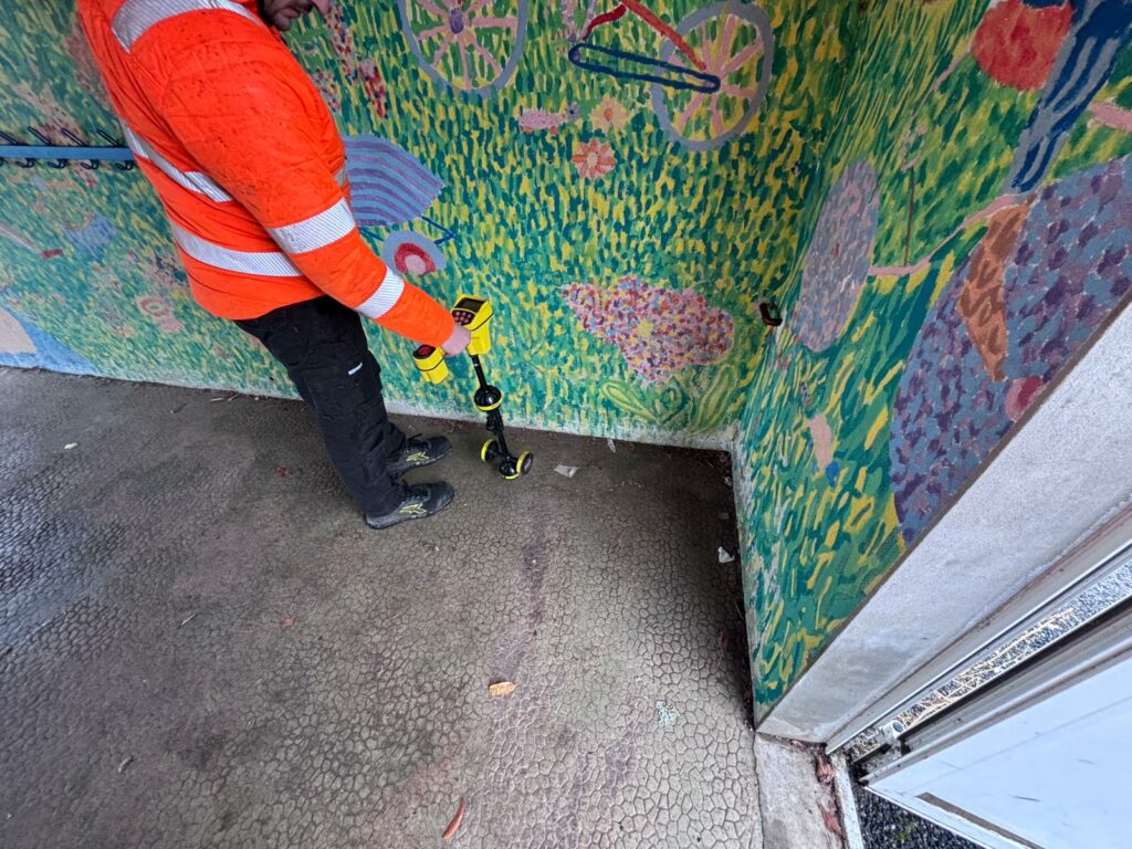 intervention dans une école - adn online - recherche de fuite