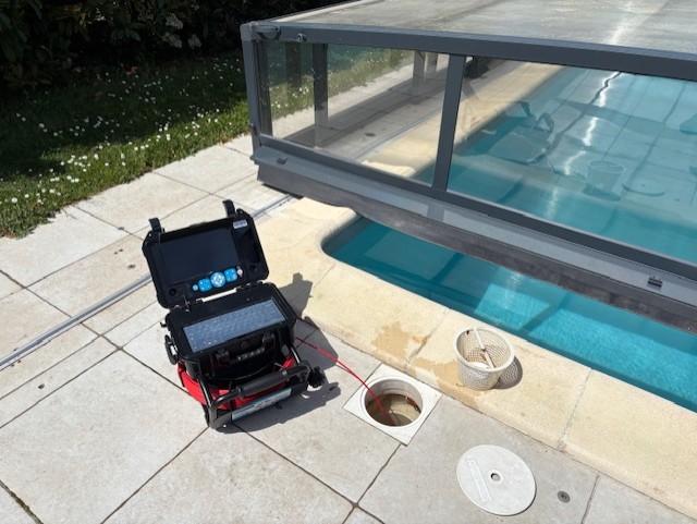 inspection de la canalisation de skimmer par caméra endoscopique chez notre client à Cestas