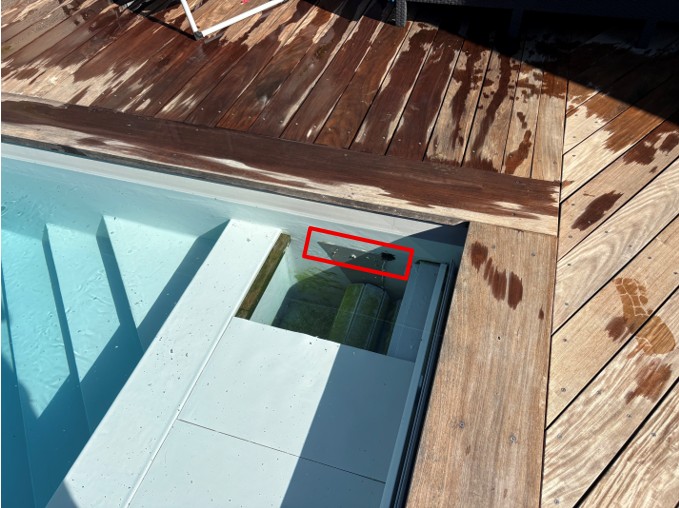 Marquage de la fuite piscine pour le rapport d'intervention ADN