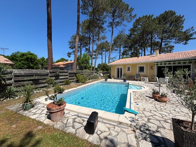 plan large de la piscine à contrôler à Lege Cap Ferret